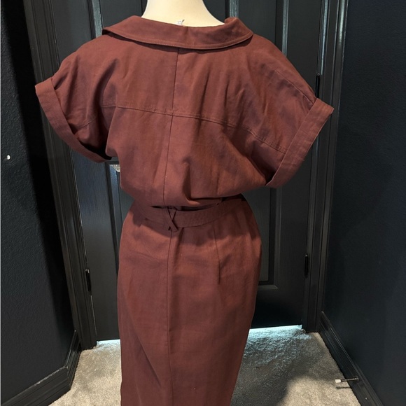 Elegant Brown Button-Down Dress - Picture 3 of 4